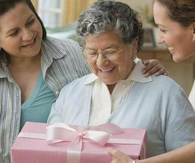 春节送老人什么礼物？不如送安全！老人定位手表已上线